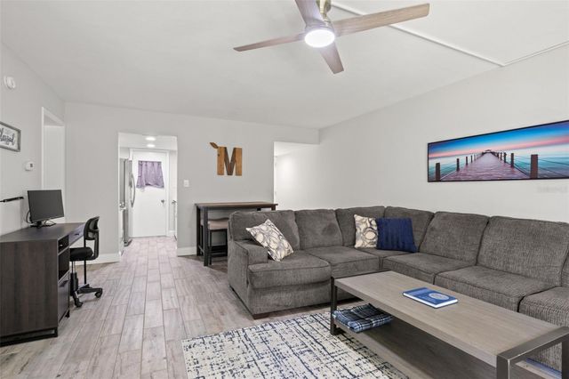 1147 KING ARTHUR COURT 204, Dunedin, FL 34698