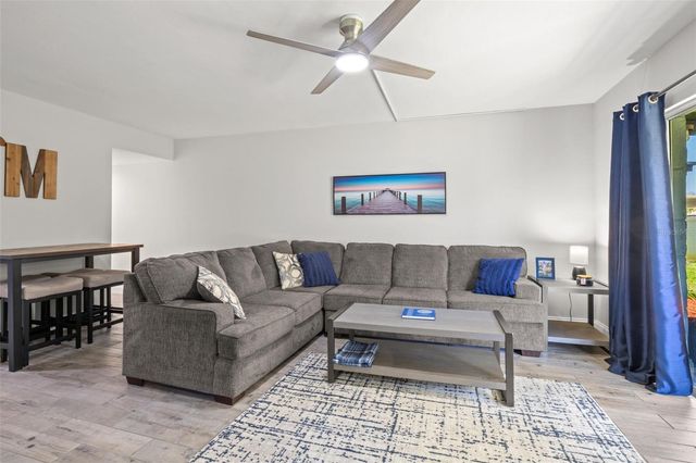 1147 KING ARTHUR COURT 204, Dunedin, FL 34698