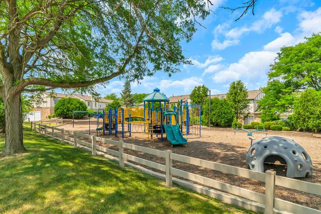 9102 FRANKLIN Court 204, Orland Park, IL 60462
