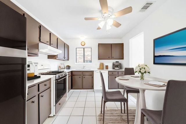 9102 FRANKLIN Court 204, Orland Park, IL 60462
