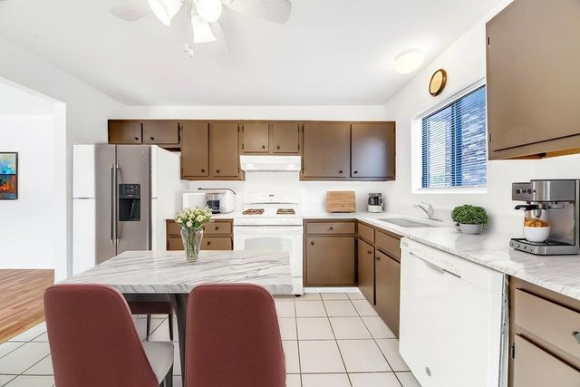 9102 FRANKLIN Court 204, Orland Park, IL 60462