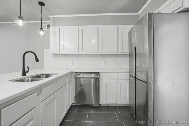 6759 E 26th Court, Tulsa, OK 74129