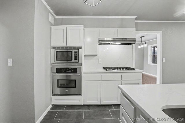 6759 E 26th Court, Tulsa, OK 74129