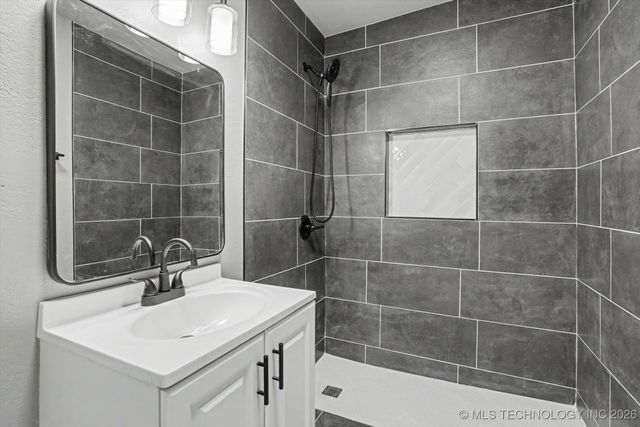 6759 E 26th Court, Tulsa, OK 74129