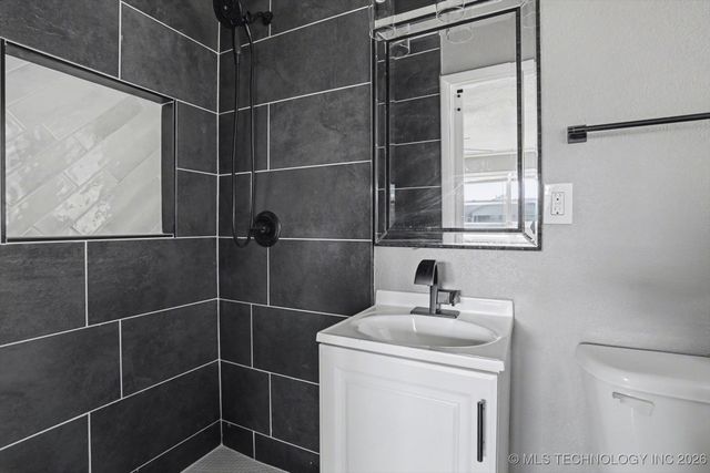 6759 E 26th Court, Tulsa, OK 74129