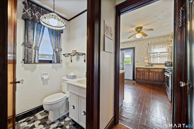 90 Harvard Avenue, Meriden, CT 06451