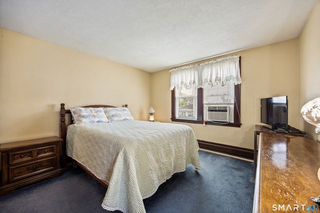 90 Harvard Avenue, Meriden, CT 06451