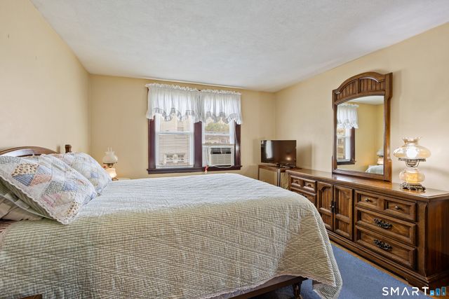 90 Harvard Avenue, Meriden, CT 06451