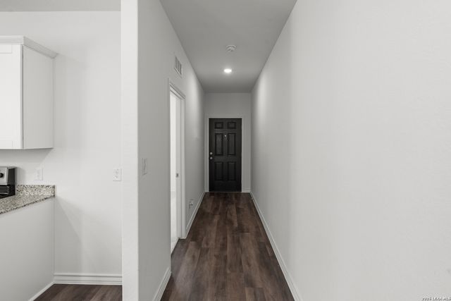 8208 Smithers Ave, San Antonio, TX 78252