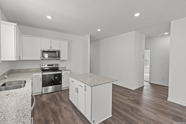 8208 Smithers Ave, San Antonio, TX 78252