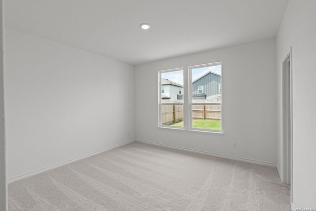 8208 Smithers Ave, San Antonio, TX 78252