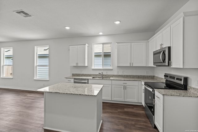 8208 Smithers Ave, San Antonio, TX 78252
