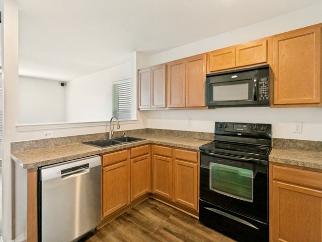 1221 Krista Drive, Burleson, TX 76028