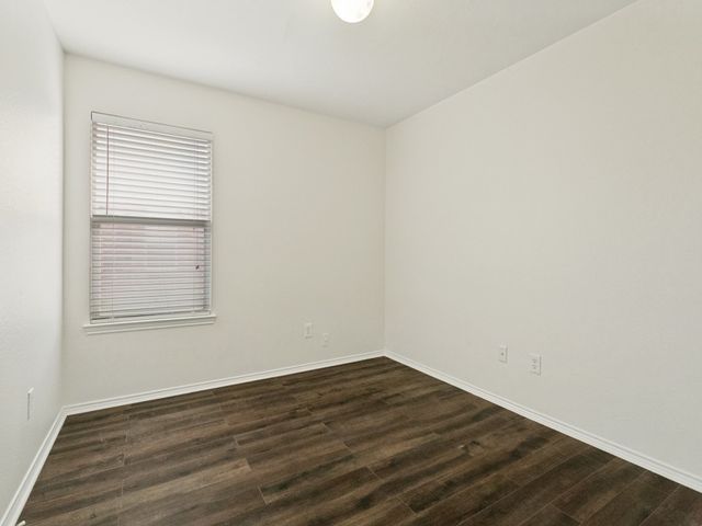 1221 Krista Drive, Burleson, TX 76028