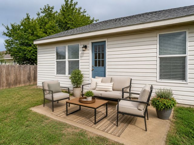 1221 Krista Drive, Burleson, TX 76028