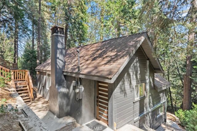 829 Sierra Vista Drive, Twin Peaks, CA 92391