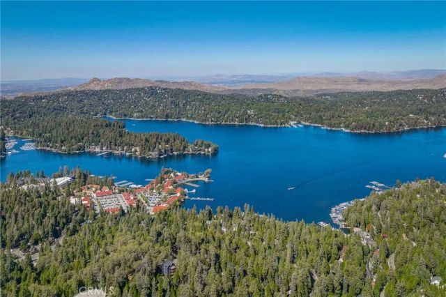 829 Sierra Vista Drive, Twin Peaks, CA 92391