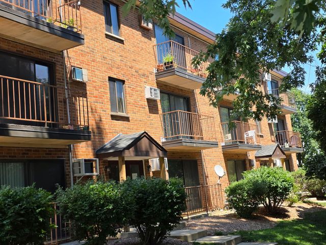 724 Warren Avenue 101, Downers Grove, IL 60515