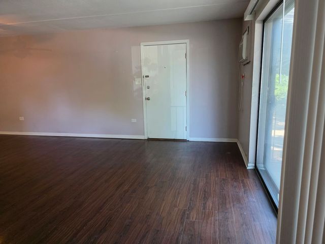 724 Warren Avenue 101, Downers Grove, IL 60515