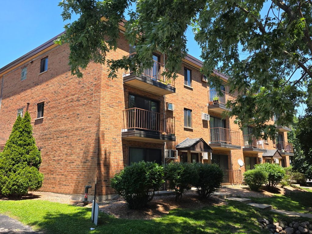 724 Warren Avenue 101, Downers Grove, IL 60515