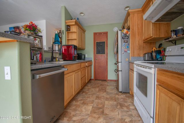 30602 Peanuts Court, Soldotna, AK 99669