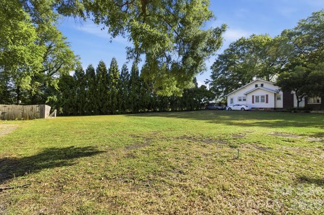 424 W 2nd Avenue, Gastonia, NC 28052
