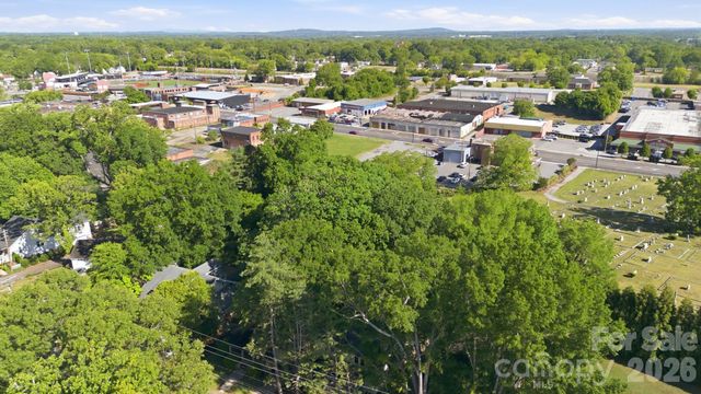 424 W 2nd Avenue, Gastonia, NC 28052