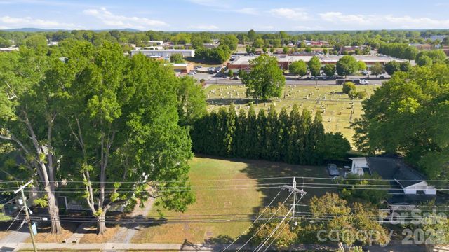 424 W 2nd Avenue, Gastonia, NC 28052