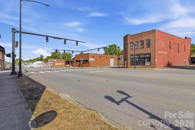 424 W 2nd Avenue, Gastonia, NC 28052