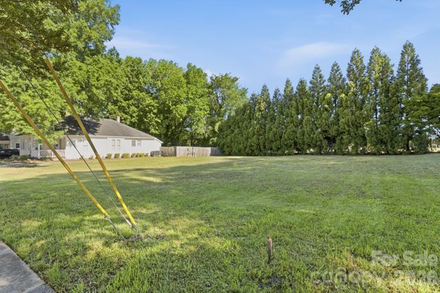 424 W 2nd Avenue, Gastonia, NC 28052