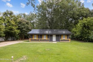 332 N North Davis Street, Forest, MS 39074
