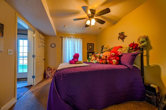 1700 Rosewood Drive, Neosho, MO 64850