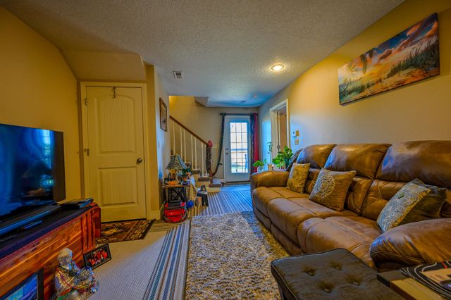 1700 Rosewood Drive, Neosho, MO 64850