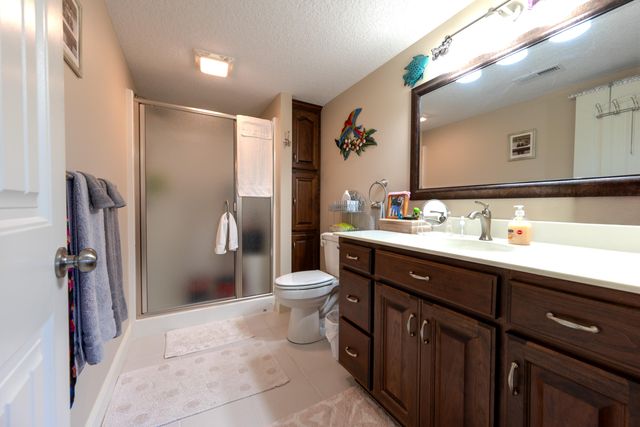 1700 Rosewood Drive, Neosho, MO 64850