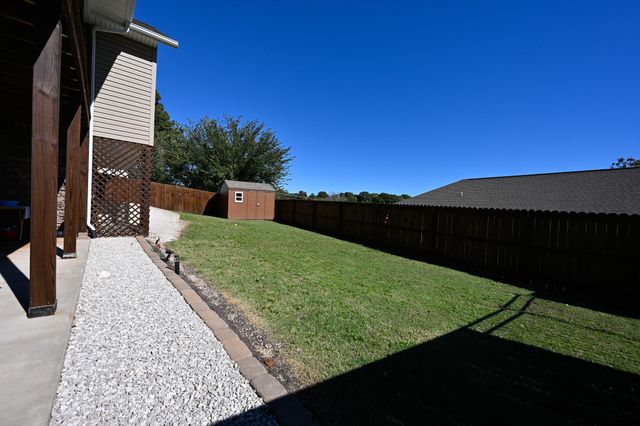 1700 Rosewood Drive, Neosho, MO 64850