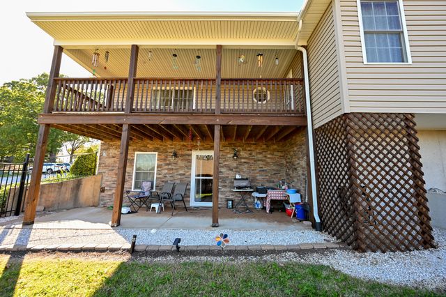 1700 Rosewood Drive, Neosho, MO 64850