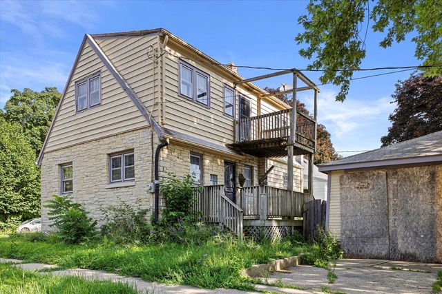 4902 N 53rd STREET, Milwaukee, WI 53218