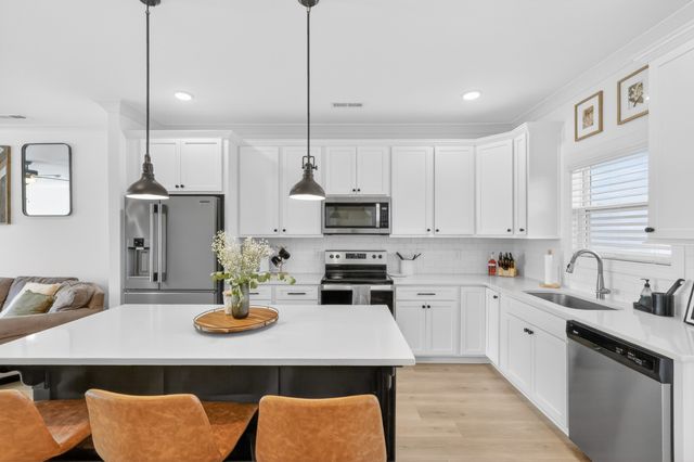 447 Portsdale Dr, Brentwood, TN 37027