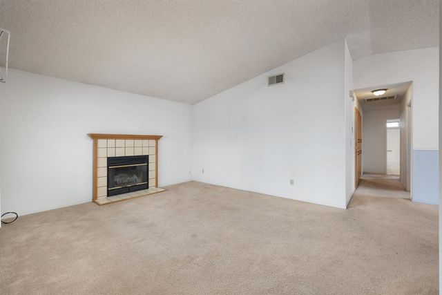 961 12th Avenue, Kingsburg, CA 93631