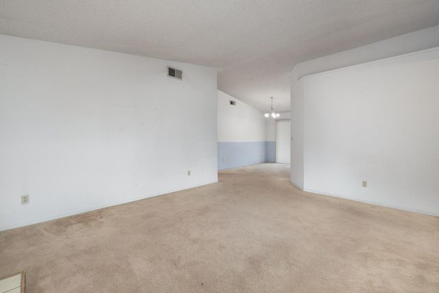 961 12th Avenue, Kingsburg, CA 93631