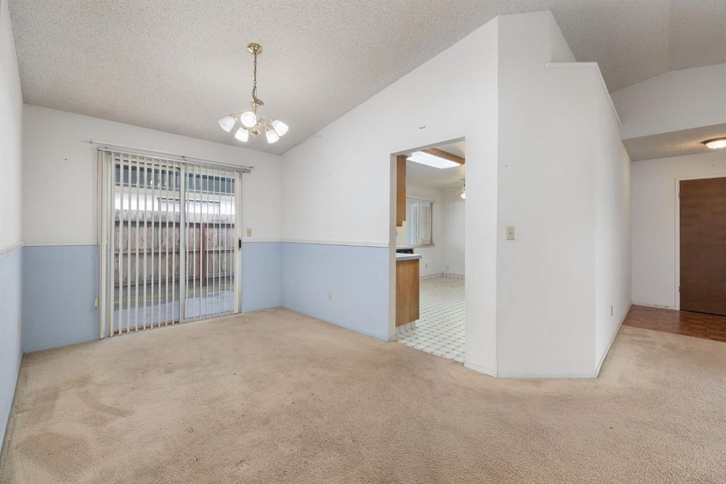 Image 10 of property listing at 961 12th Avenue, Kingsburg, CA 93631