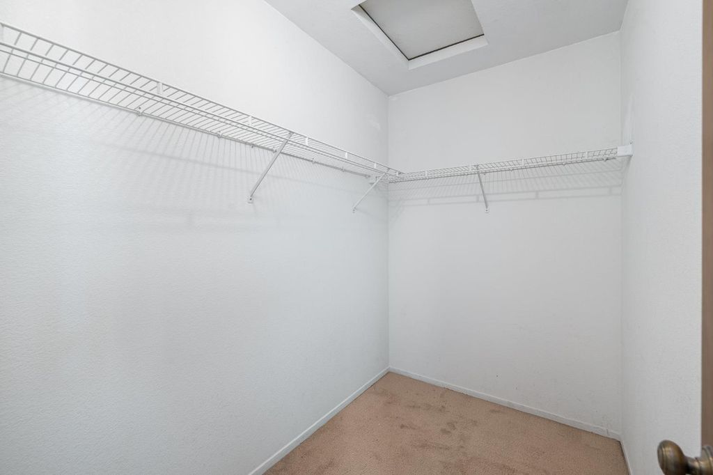 Image 23 of property listing at 961 12th Avenue, Kingsburg, CA 93631