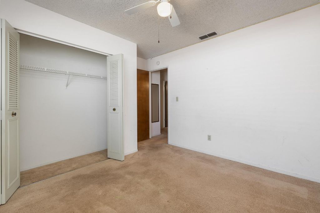 Image 27 of property listing at 961 12th Avenue, Kingsburg, CA 93631