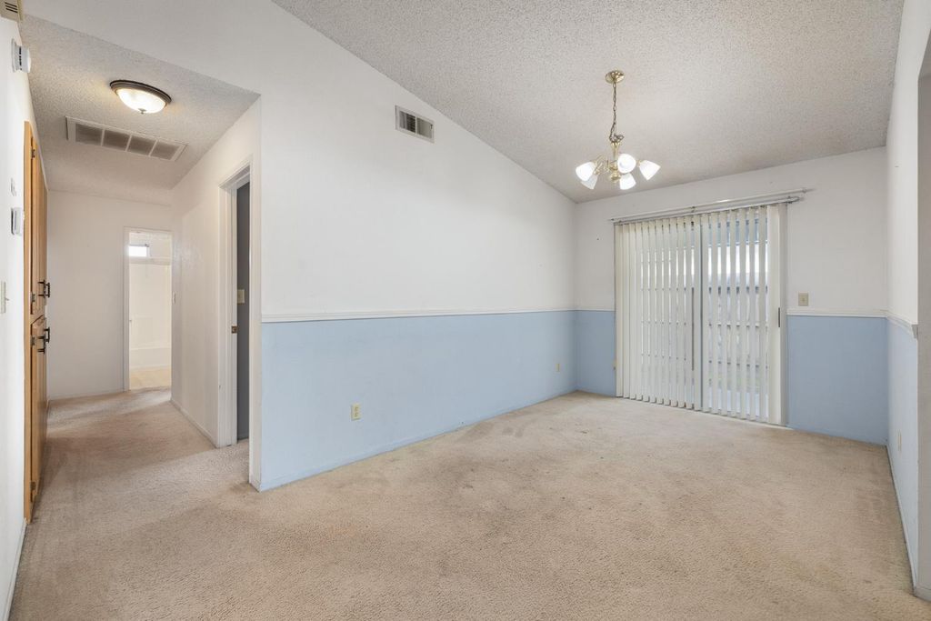 Image 9 of property listing at 961 12th Avenue, Kingsburg, CA 93631