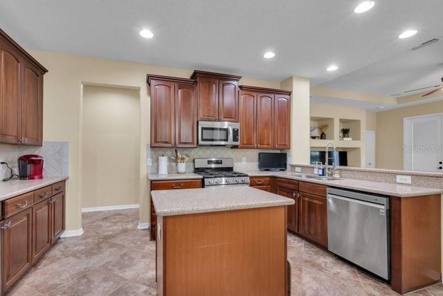 16001 LONEOAK VIEW DRIVE, Lithia, FL 33547