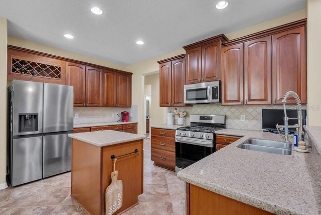 16001 LONEOAK VIEW DRIVE, Lithia, FL 33547