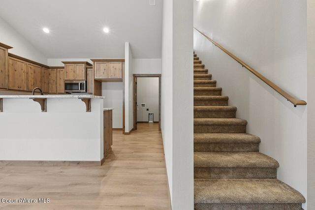 8424 N Snowflake Ln, Hayden, ID 83835