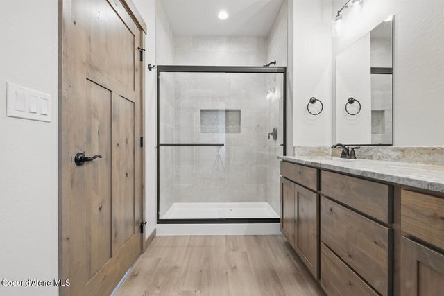 8424 N Snowflake Ln, Hayden, ID 83835