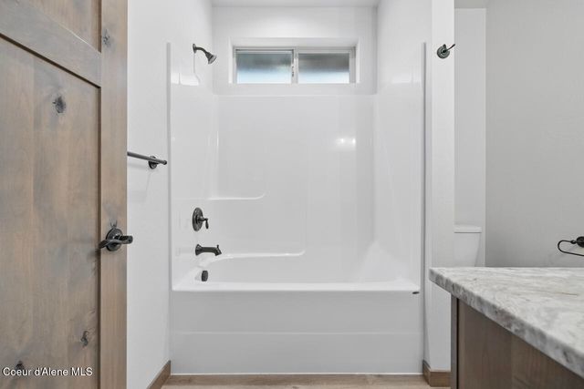 8424 N Snowflake Ln, Hayden, ID 83835