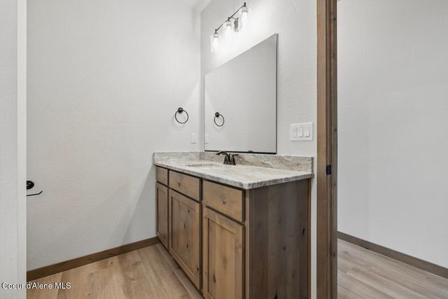 8424 N Snowflake Ln, Hayden, ID 83835